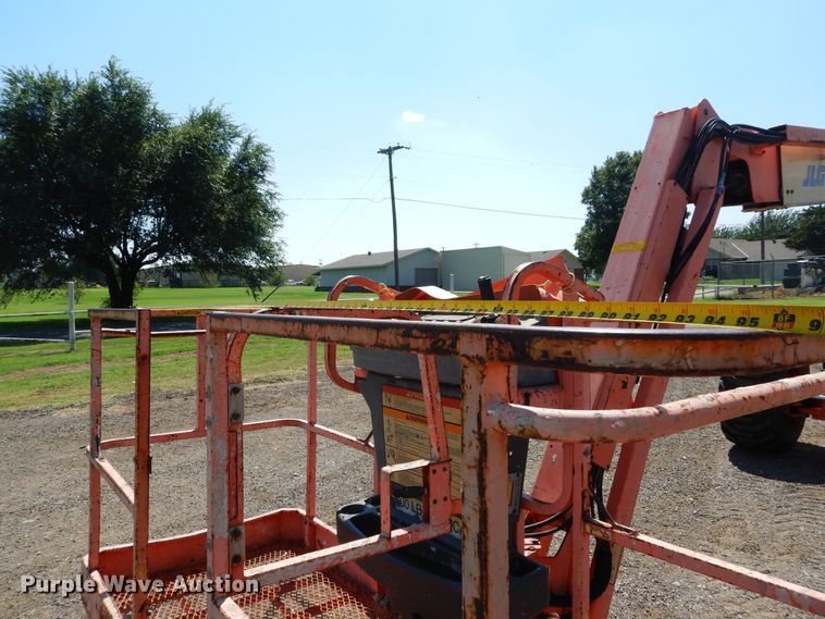 image for item DH3559 2002 JLG 800AJ boom lift