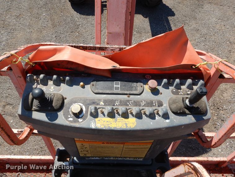 image for item DH3559 2002 JLG 800AJ boom lift