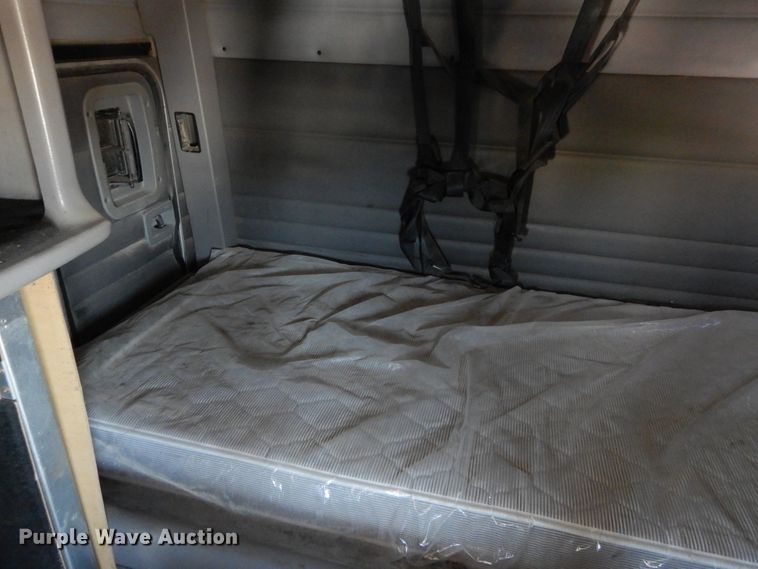 image for item DH3570 2005 Peterbilt 389 semi truck