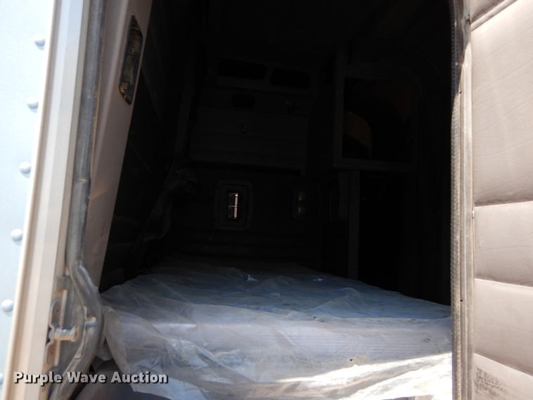 image for item DH3570 2005 Peterbilt 389 semi truck