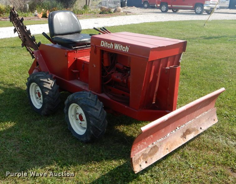 image for item DH6124 Ditch Witch J20 trencher