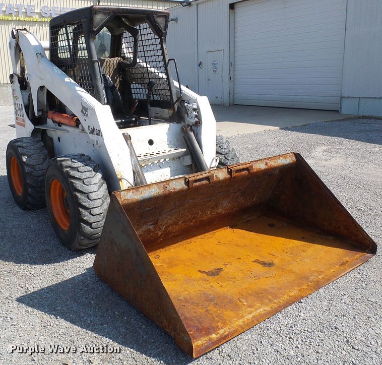 image for item DI0623 2004 Bobcat S250 skid steer