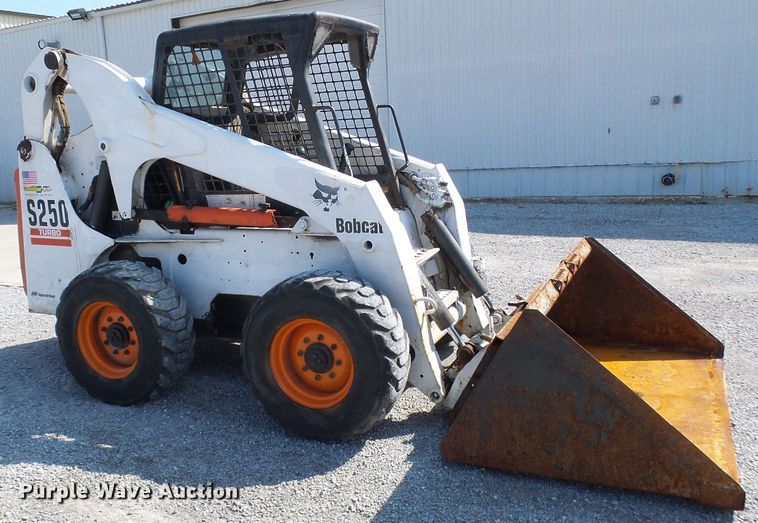 image for item DI0623 2004 Bobcat S250 skid steer