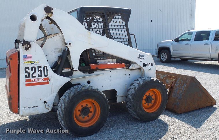 image for item DI0623 2004 Bobcat S250 skid steer