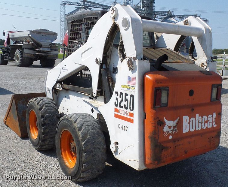 image for item DI0623 2004 Bobcat S250 skid steer
