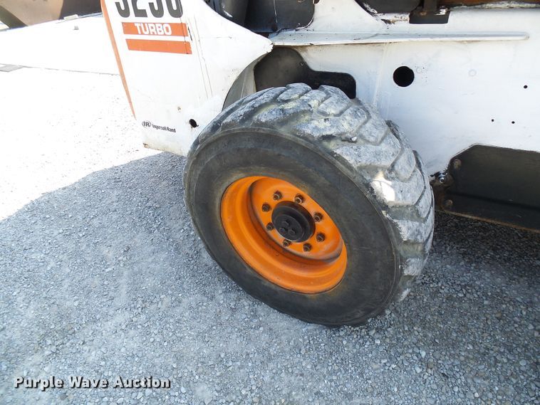 image for item DI0623 2004 Bobcat S250 skid steer