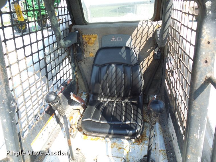 image for item DI0623 2004 Bobcat S250 skid steer