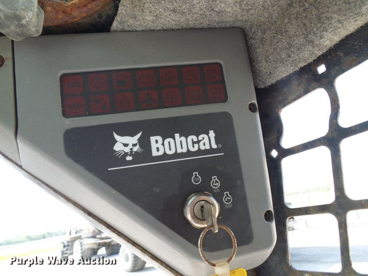 image for item DI0623 2004 Bobcat S250 skid steer