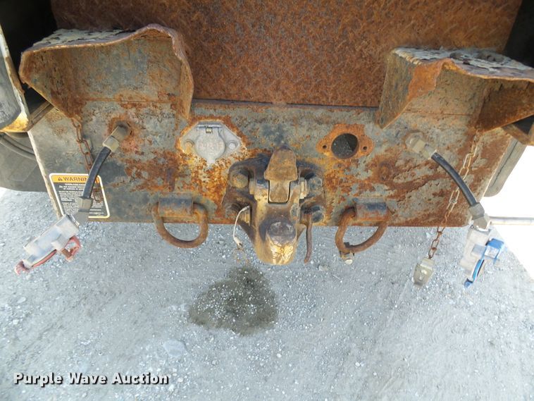 image for item DI0655 2000 International 4900 digger derrick truck