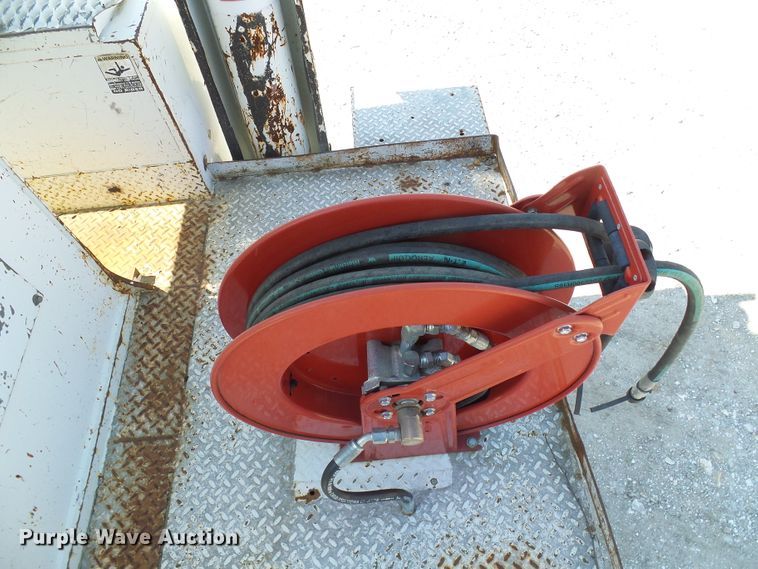 image for item DI0655 2000 International 4900 digger derrick truck