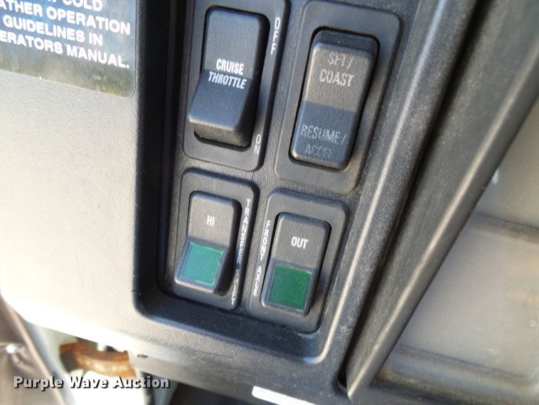 image for item DI0655 2000 International 4900 digger derrick truck