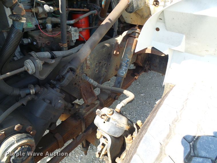 image for item DI0655 2000 International 4900 digger derrick truck