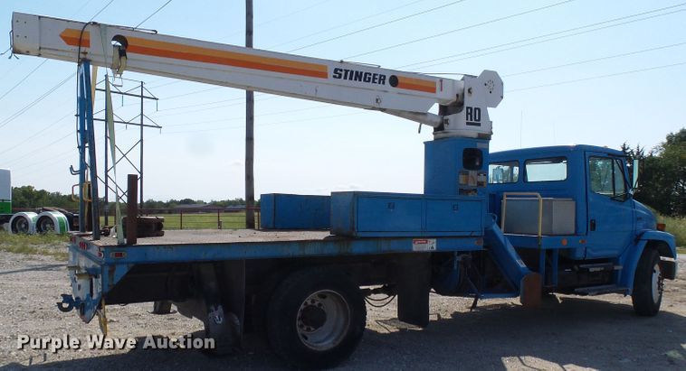 image for item DI0656 2004 Freightliner FL70 crane truck