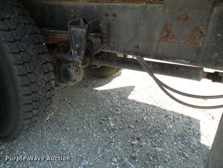 image for item DI0656 2004 Freightliner FL70 crane truck