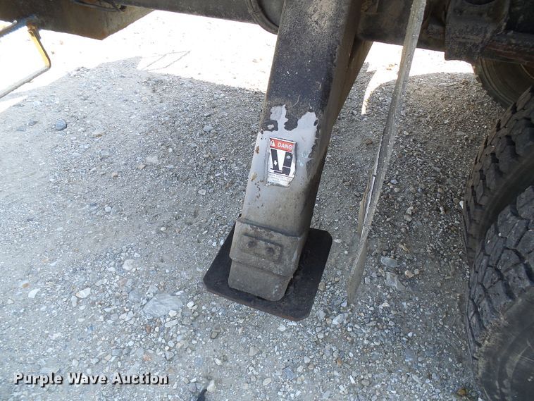 image for item DI0656 2004 Freightliner FL70 crane truck