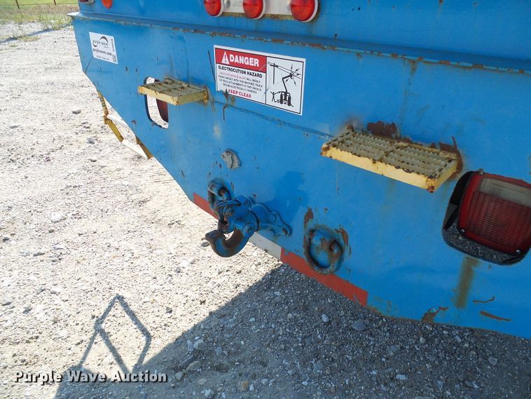 image for item DI0656 2004 Freightliner FL70 crane truck