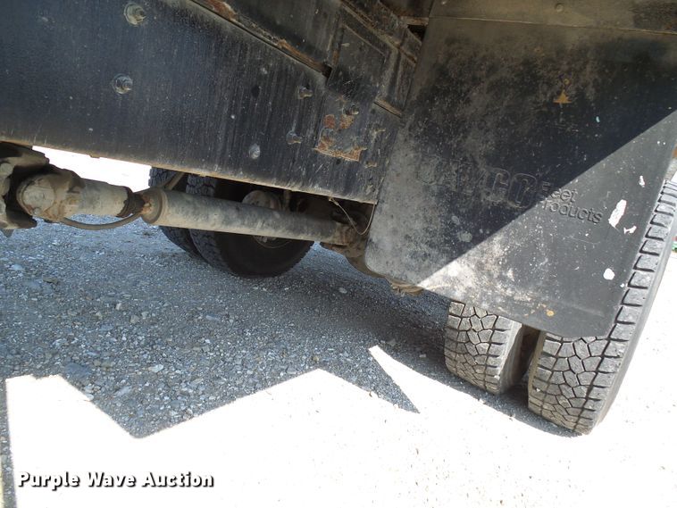 image for item DI0656 2004 Freightliner FL70 crane truck