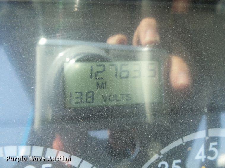 image for item DI0656 2004 Freightliner FL70 crane truck