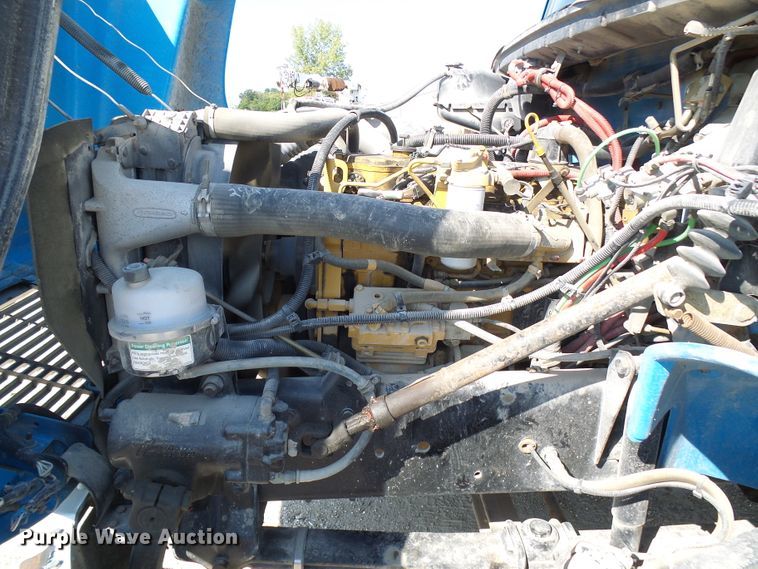 image for item DI0656 2004 Freightliner FL70 crane truck