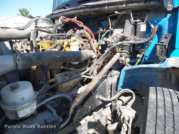 image for item DI0656 2004 Freightliner FL70 crane truck