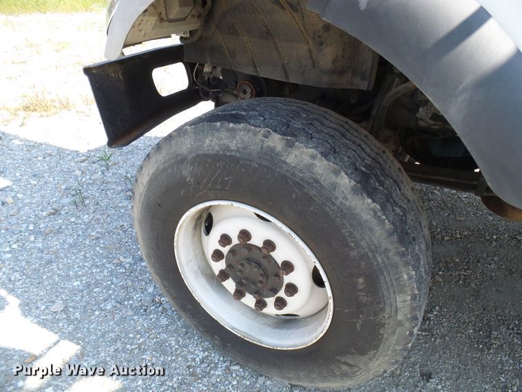 image for item DI0658 2007 International 7400 digger derrick truck