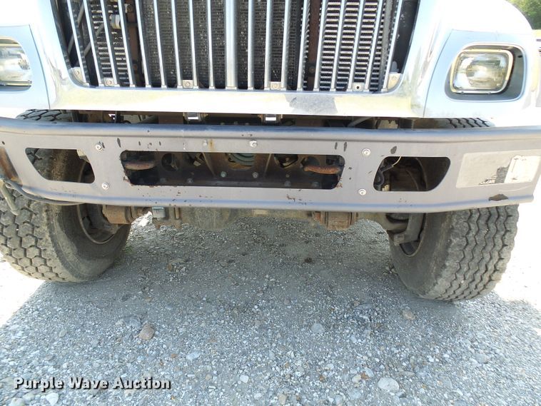 image for item DI0658 2007 International 7400 digger derrick truck