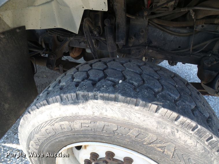 image for item DI0658 2007 International 7400 digger derrick truck