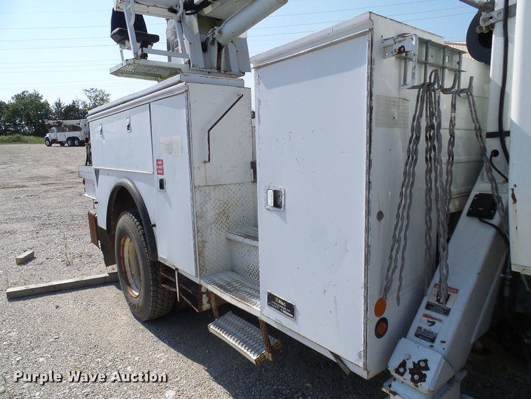 image for item DI0658 2007 International 7400 digger derrick truck