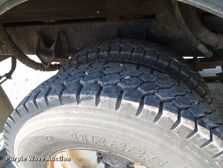 image for item DI0658 2007 International 7400 digger derrick truck