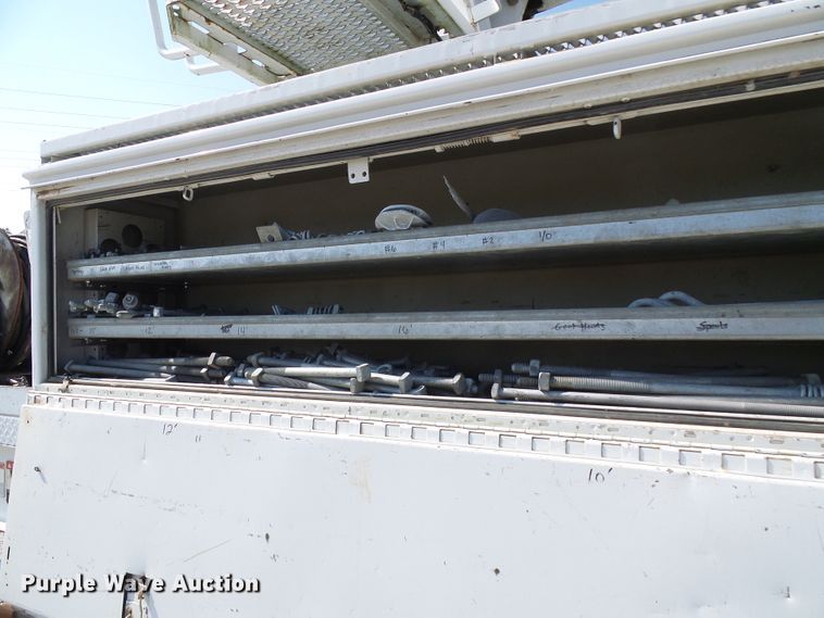 image for item DI0658 2007 International 7400 digger derrick truck