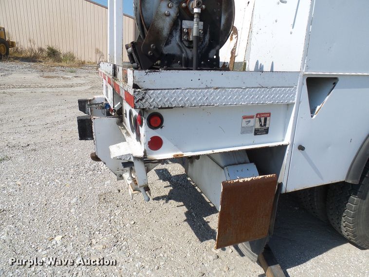 image for item DI0658 2007 International 7400 digger derrick truck