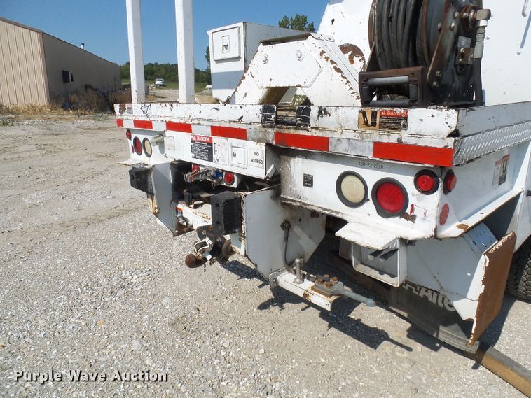 image for item DI0658 2007 International 7400 digger derrick truck