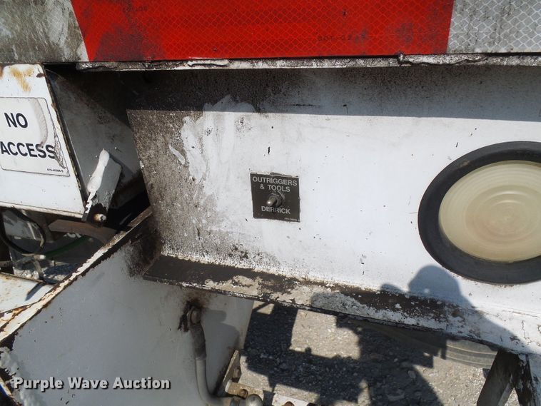 image for item DI0658 2007 International 7400 digger derrick truck