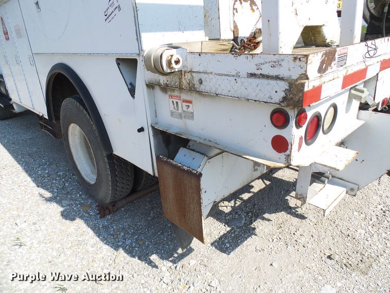 image for item DI0658 2007 International 7400 digger derrick truck