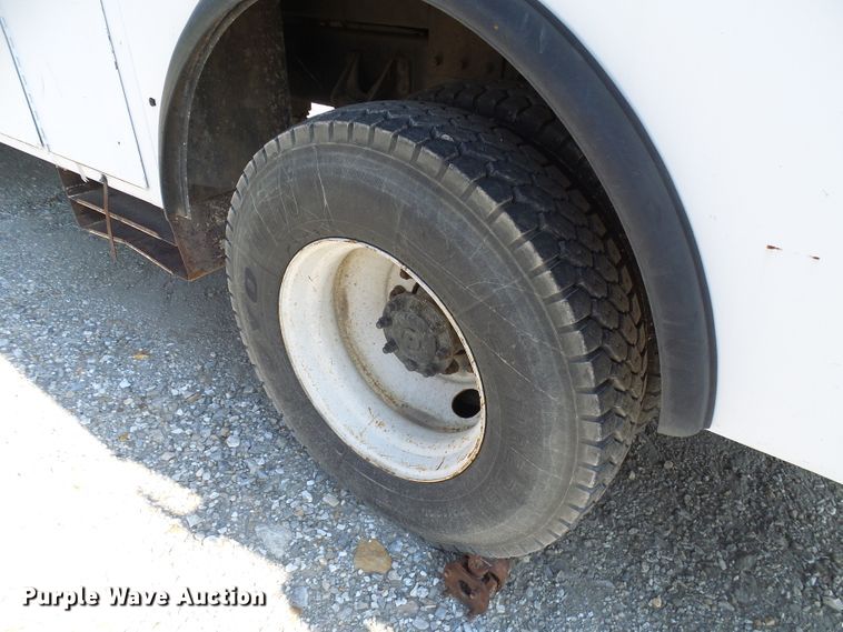 image for item DI0658 2007 International 7400 digger derrick truck