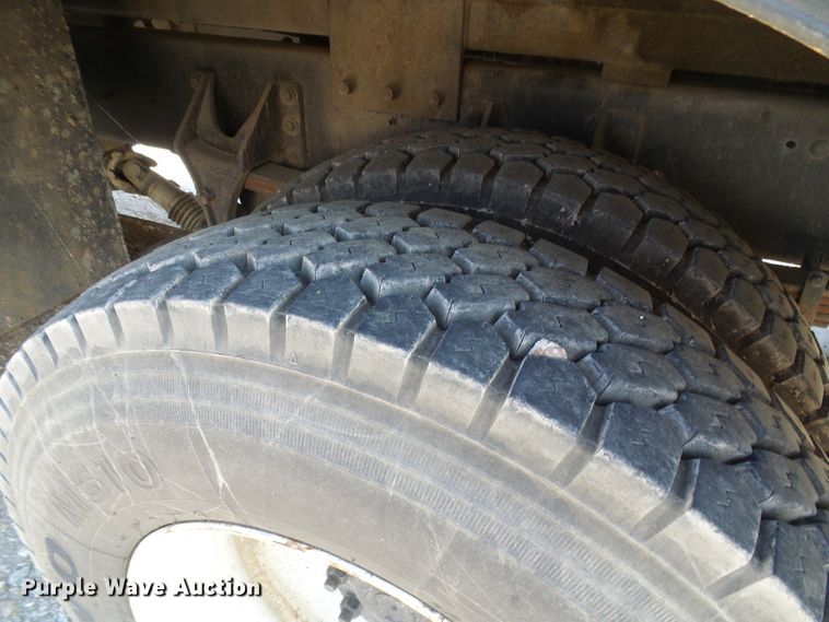 image for item DI0658 2007 International 7400 digger derrick truck