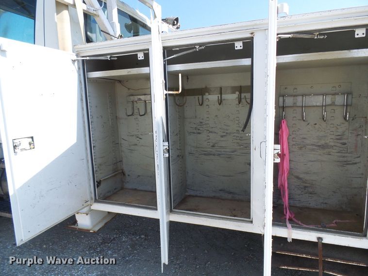 image for item DI0658 2007 International 7400 digger derrick truck