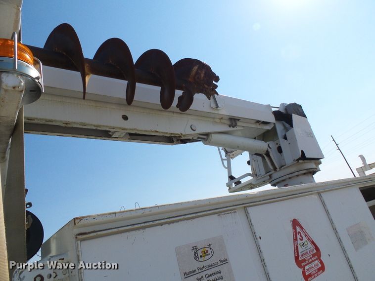 image for item DI0658 2007 International 7400 digger derrick truck