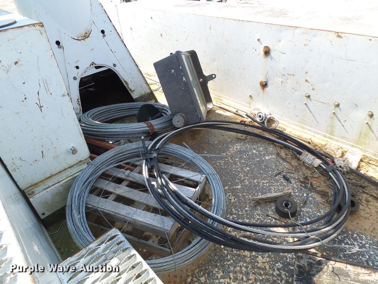 image for item DI0658 2007 International 7400 digger derrick truck