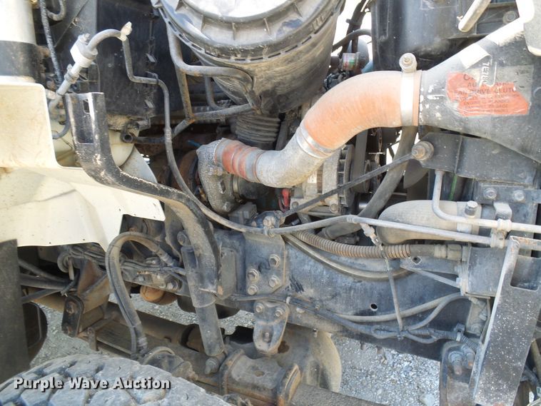 image for item DI0658 2007 International 7400 digger derrick truck