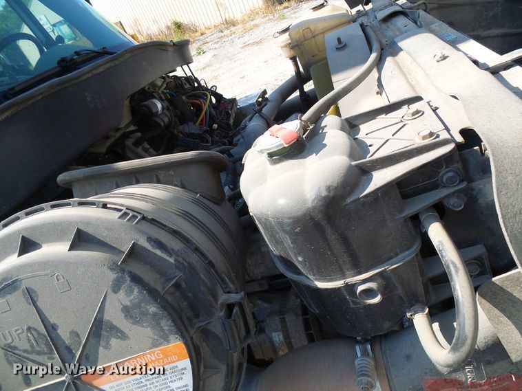 image for item DI0658 2007 International 7400 digger derrick truck