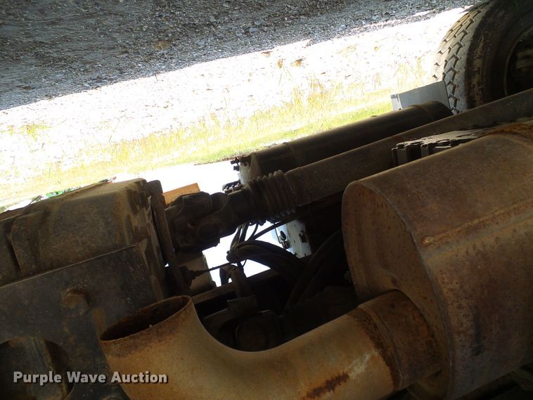 image for item DI0658 2007 International 7400 digger derrick truck