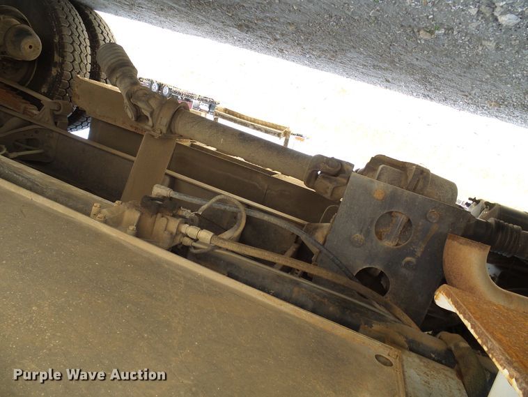 image for item DI0658 2007 International 7400 digger derrick truck