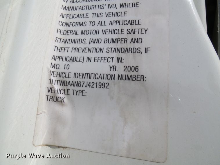 image for item DI0658 2007 International 7400 digger derrick truck