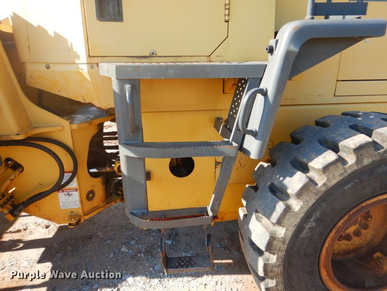 image for item DI2315 2001 Komatsu WA250-3MC wheel loader