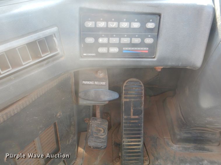 image for item DI2315 2001 Komatsu WA250-3MC wheel loader