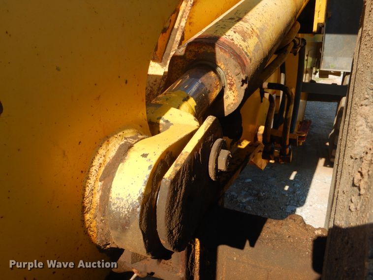 image for item DI2315 2001 Komatsu WA250-3MC wheel loader