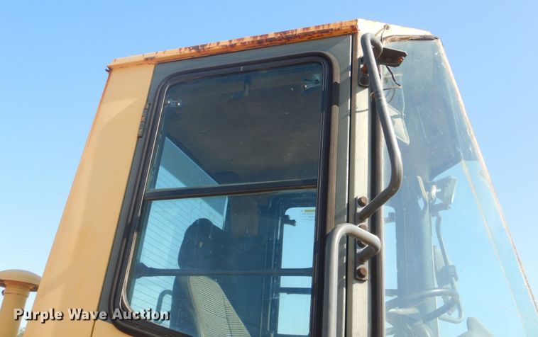 image for item DI2315 2001 Komatsu WA250-3MC wheel loader