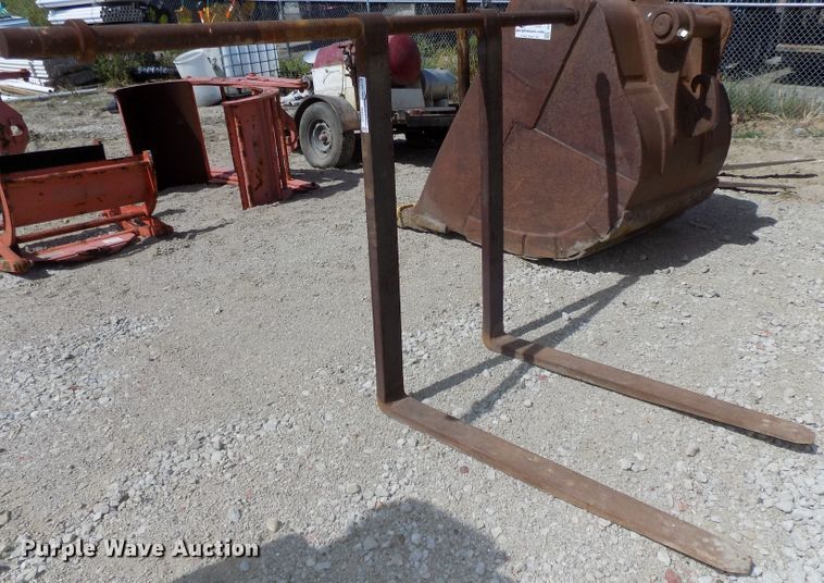 image for item DO9435 (2) sets of pallet forks