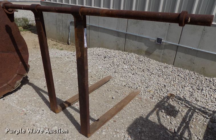 image for item DO9435 (2) sets of pallet forks